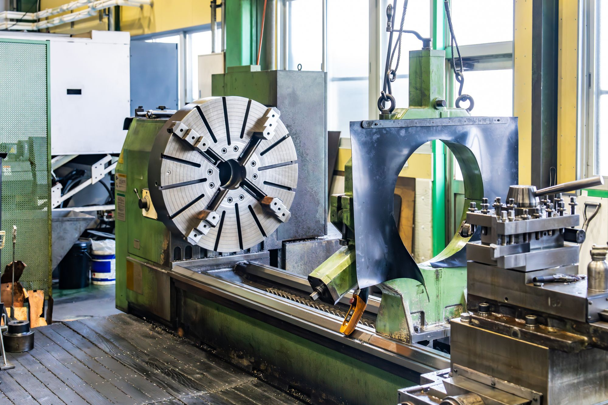 見逃し注意！研削盤でよくある無駄な電力消費パターン