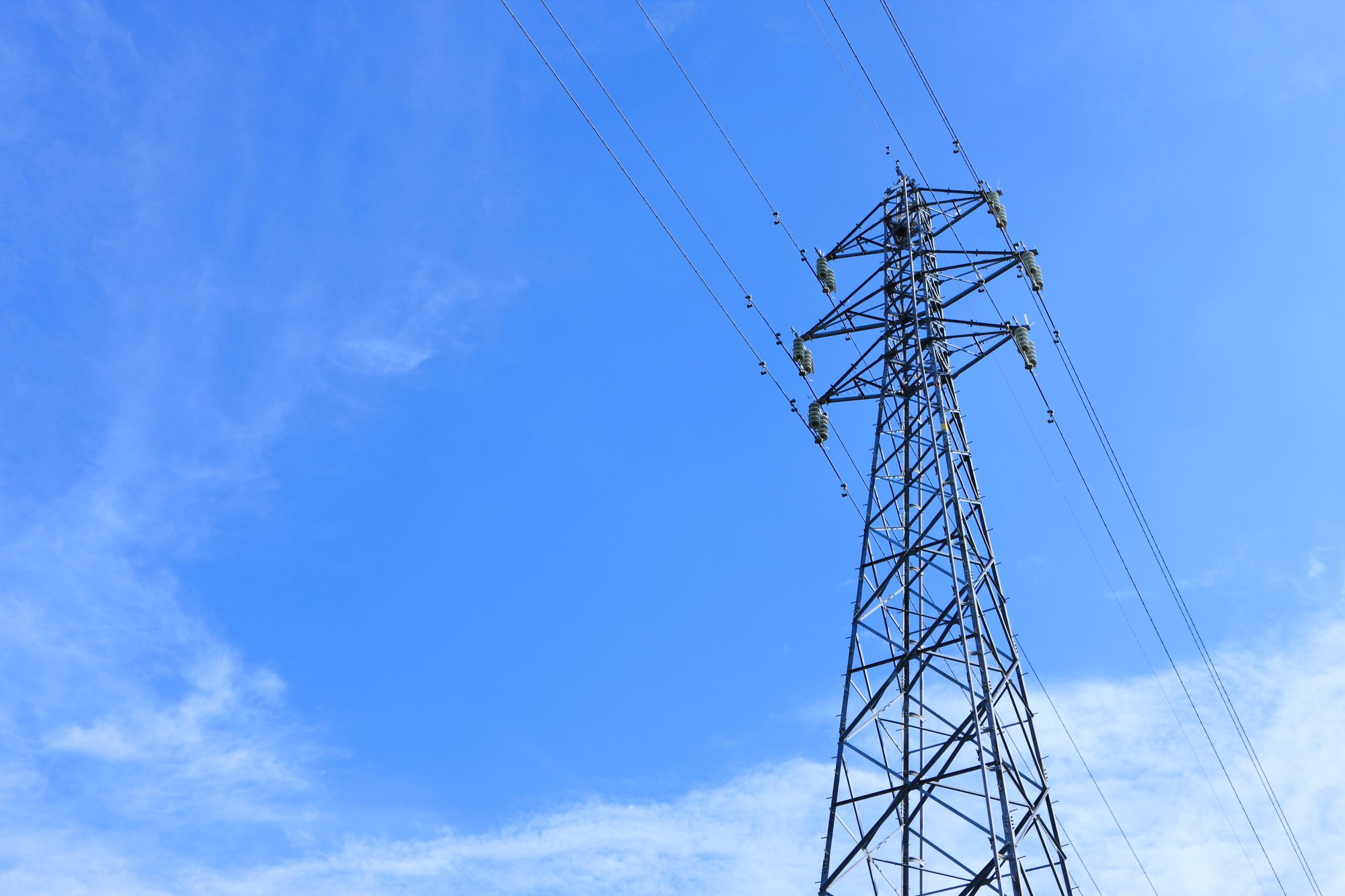 ピークカットで電気料金を削減しよう！取り組む重要性や具体的な手法