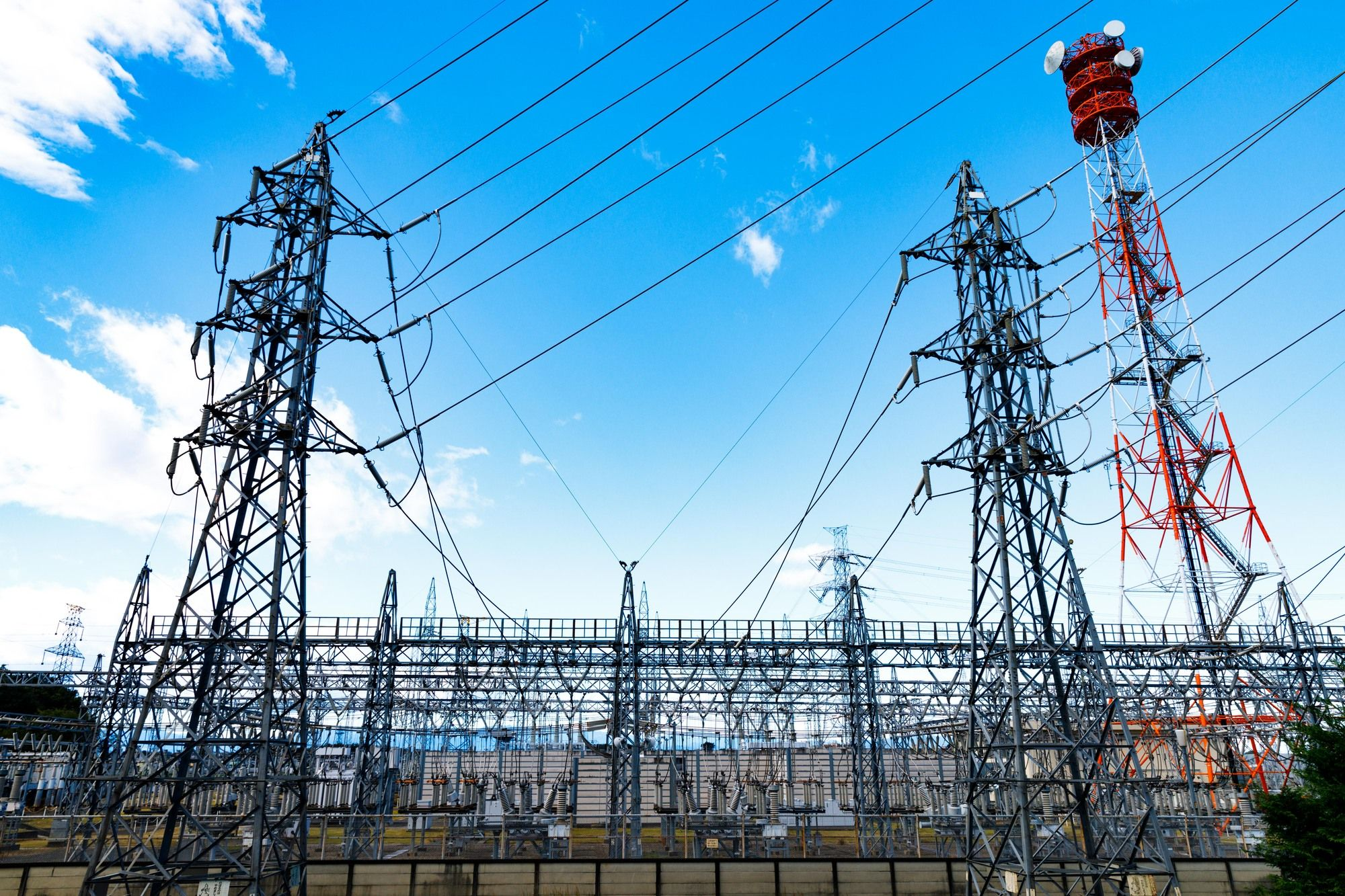 【法人向け】新電力へ切り替えて電気料金を下げよう！選定で失敗しないための重要ポイント